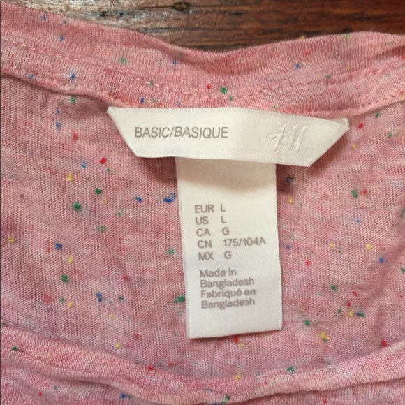 H&M polka dot distressed T - Picture 3 of 3